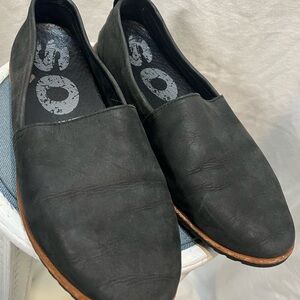 Sorel Black genuine Leather slip on Loafers